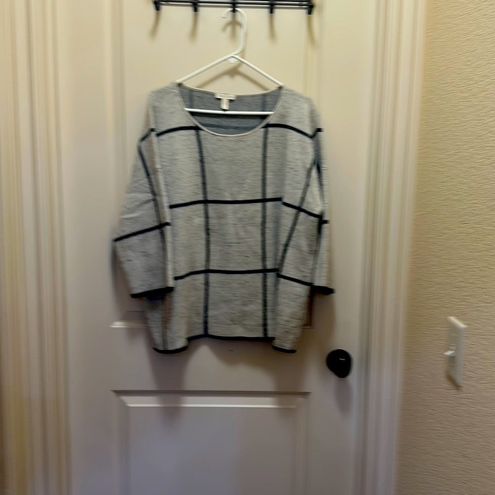 Eileen Fisher wool/ organic cotton sweater box cut.